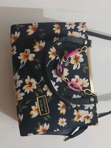 New Women Handbag With Shaded Dupatta