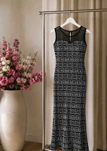 A dremy side slit exotic dress 👗