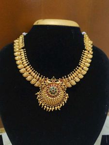 Stunning Gold Necklace Set