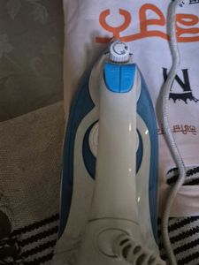 Electric steam iron