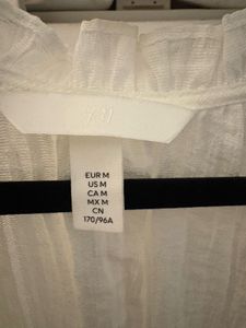H&amp;M White Ruffled V-Neck Long Sleeve Blouse