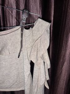 Chic Ruffled One-Shoulder Top