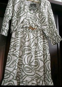 Stylish Tiered Maxi Dress with Jacket - L Size