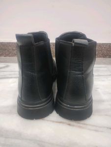 Classic Black Chelsea Boots size 8