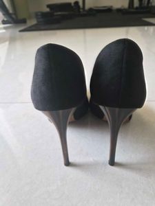 Zara Black Suede Pointed Toe Heels