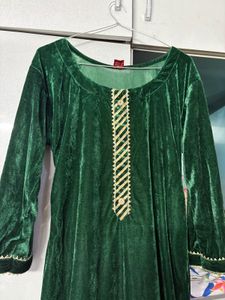 🔥SALE🔥Elegant Emerald Green Velvet suit