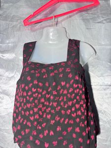 Chic Black &amp; Pink Floral Sleeveless Top