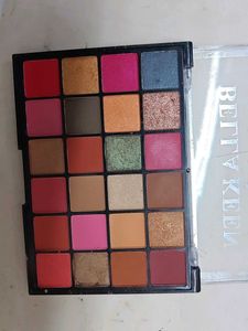 BELLA KEEN Eyeshadow Palette