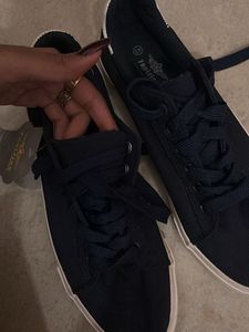 UNISEX Navy Blue Canvas Sneakers