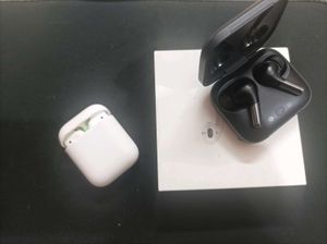 Price Dropped 🚨 Original Apple Ipod +Buds Pro com