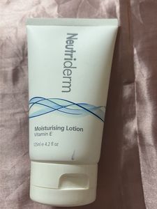 Neutriderm Moisturising Lotion with Vitamin E