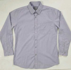 Men's Classic Fit Button-Down Shirt