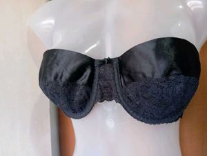 Black Lace Strapless Bra