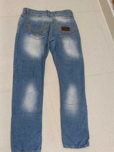 Wrangler Jeans - Classic Denim