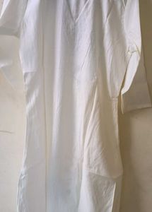 Elegant White Kurta Set with Embroidery