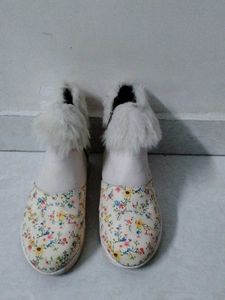 Floral Print Fur Trimmed Flats