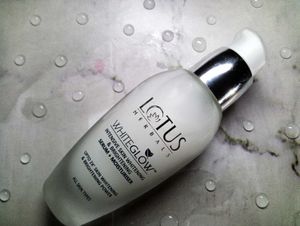 Lotus Herbals Whiteglow Serum