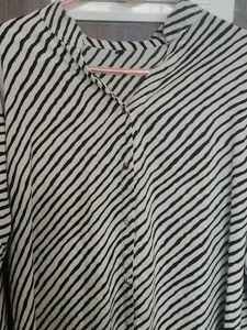 Chic Black &amp; White Striped Tunic