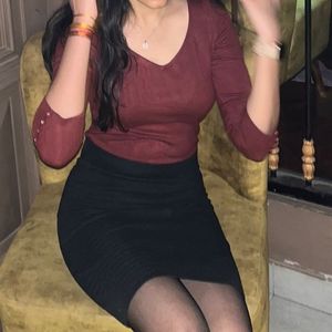 Chic Maroon V-Neck Top with Cuff Details
