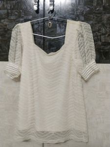 NETTED PUFFED SLEEVES TOP
