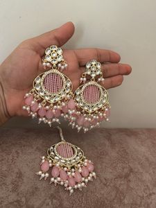 Stunning Pink Kundan earring with maang ti