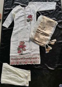 embroidery kurti set
