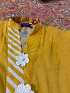 kurta with beautiful neck