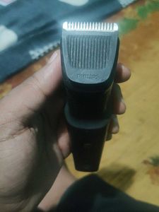 Red Trimmer for Men with one clip and cable