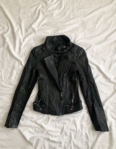 Chic Black Leather Biker Jacket