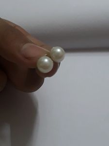 Eyer rings stund Pearl's 1×2=2 pairs unique style