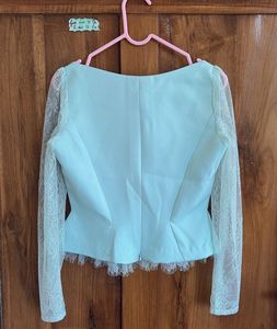 Boutique Lace sleeve blouse