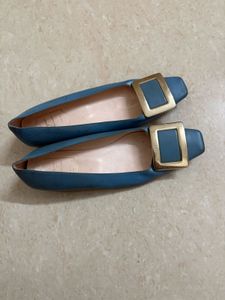 OG Roger Vivier pumps