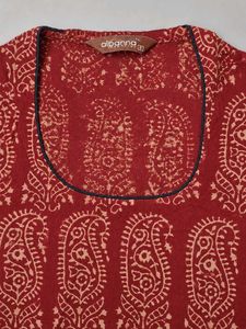 Maroon Paisley Print Sleeveless Kurta