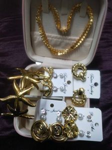 Gold-Tone Jewelry Set