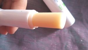 MAMAEARTH NOURISHING 100%NATURAL LIP BALM
