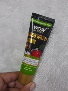 Wow skin Science Face wash