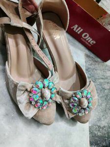 Elegant Velvet Bow Heels with Gemstone Detail
