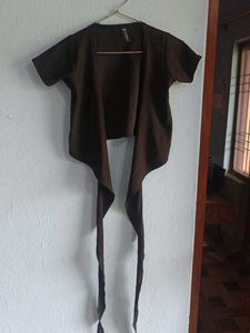 Stylish Black Crop tie top