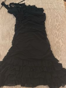 Chic Black One-Shoulder Tulle Ruffled Dress
