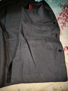 New Sleeveless Black Jacket