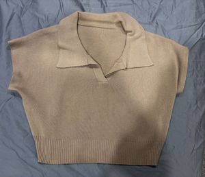 korean style Collared Knit Top