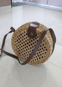 Diwaah Sling Bag