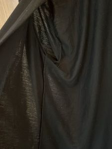 Max - Black Shrug | M