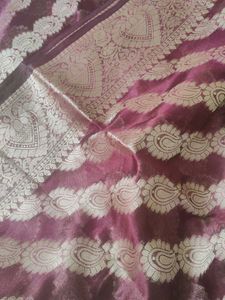 Stylish Paisley Pattern Saree