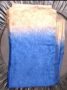 Elegant Pink Saree with Golden Leaf Motifs