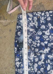 H &amp; M Floral Skinny Jeans