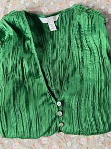 H&amp;M Emerald Green Crinkle V-Neck Top