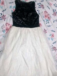 Chic Black Sequin Top White Tulle Dress