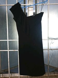 Elegant Black One-Shoulder Dress