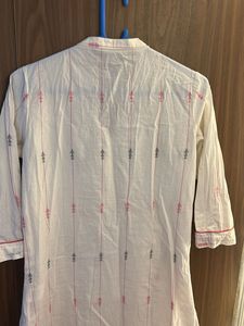 White Kurta with Red &amp; Grey Print
